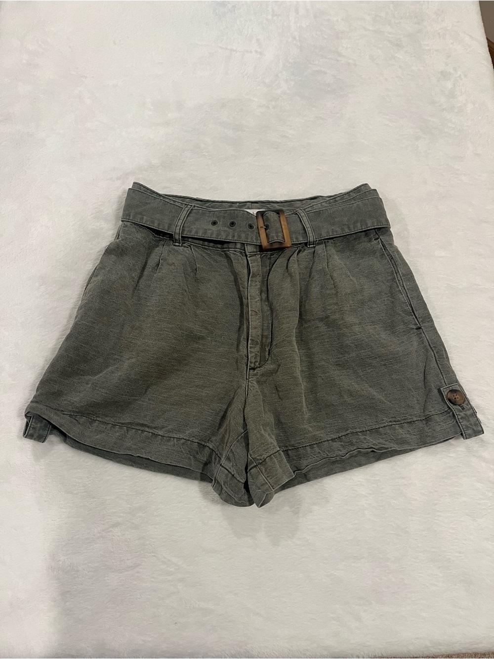 Nicole Miller New York Linen Blend Olive Belted Shorts - Size 2